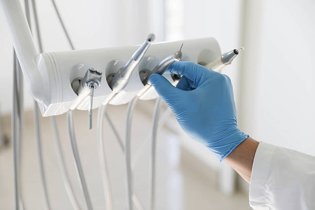 Professional Tooth Extraction technician working in North Utica, IL